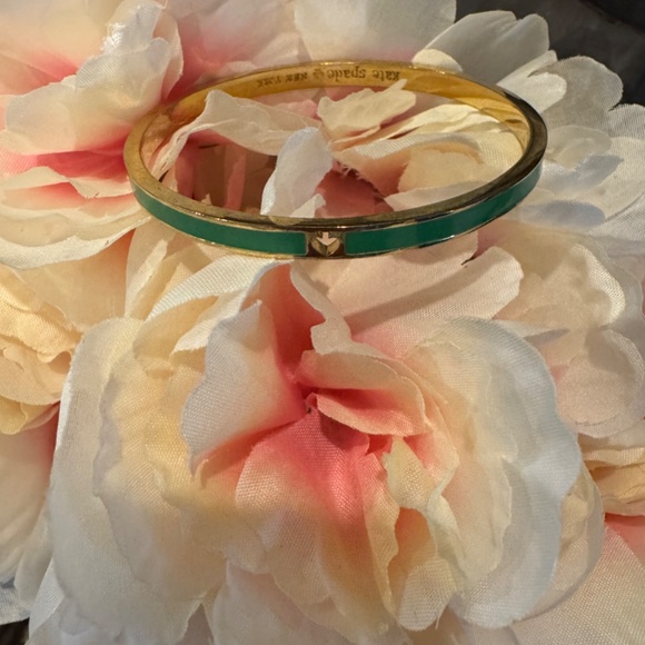 KATE SPADE Thin Dainty BANGLE Cuff BRACELET | Kelly Green Enamel & Gold - Picture 3 of 5